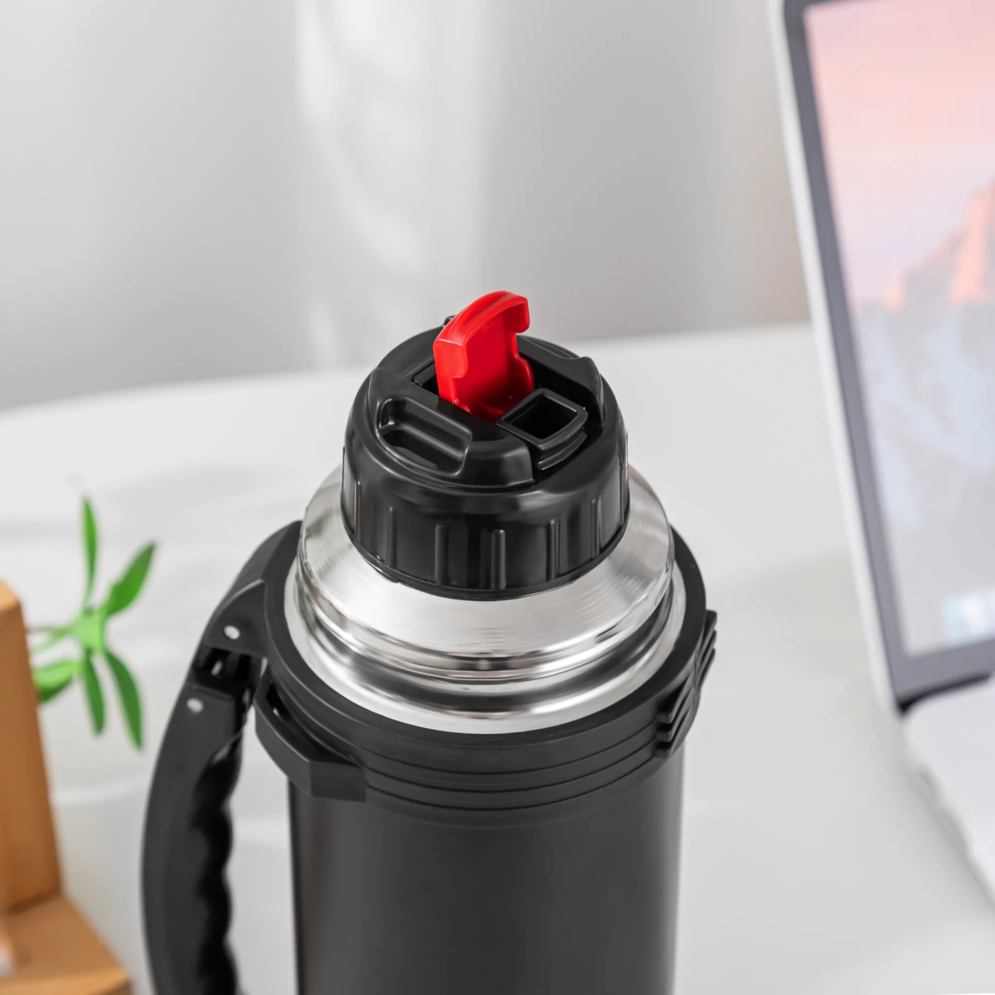 Defender - Thermos KF-672